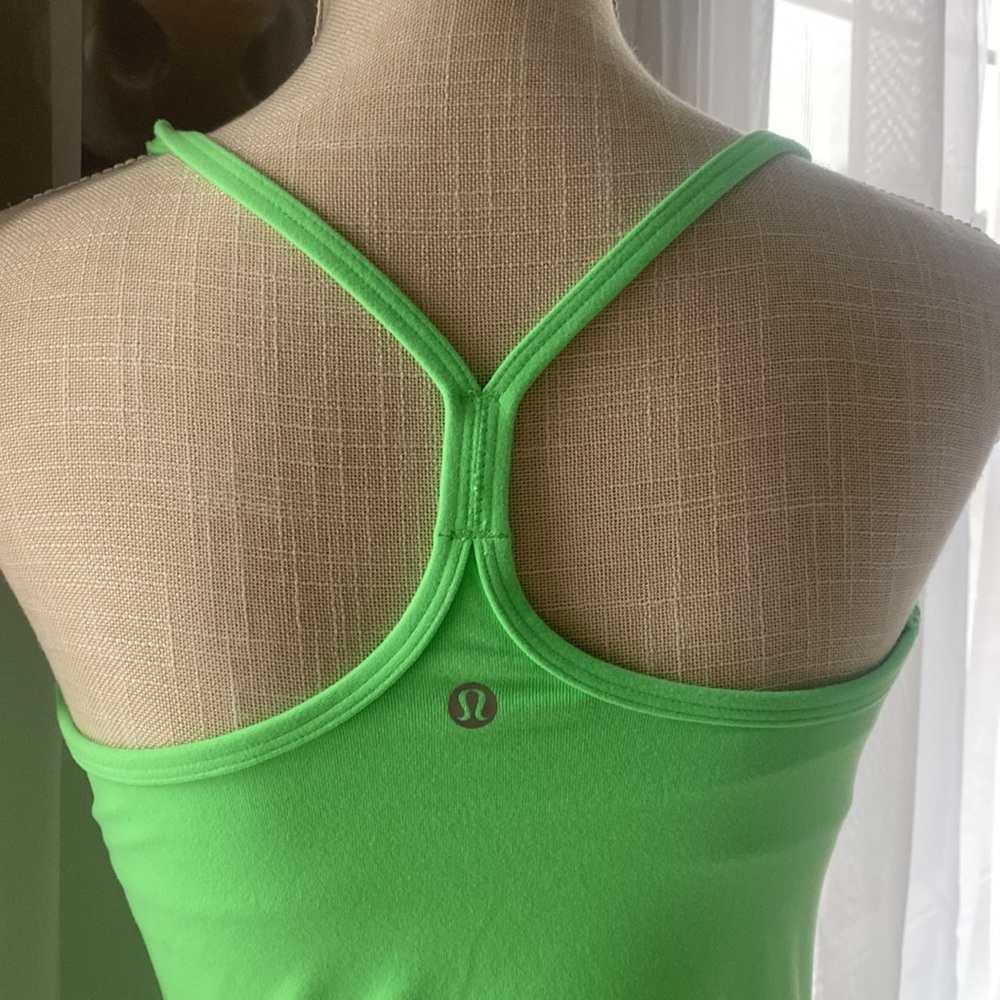 💚Discontinued Power Y SZ6 Lululemon Built in bra tank💚